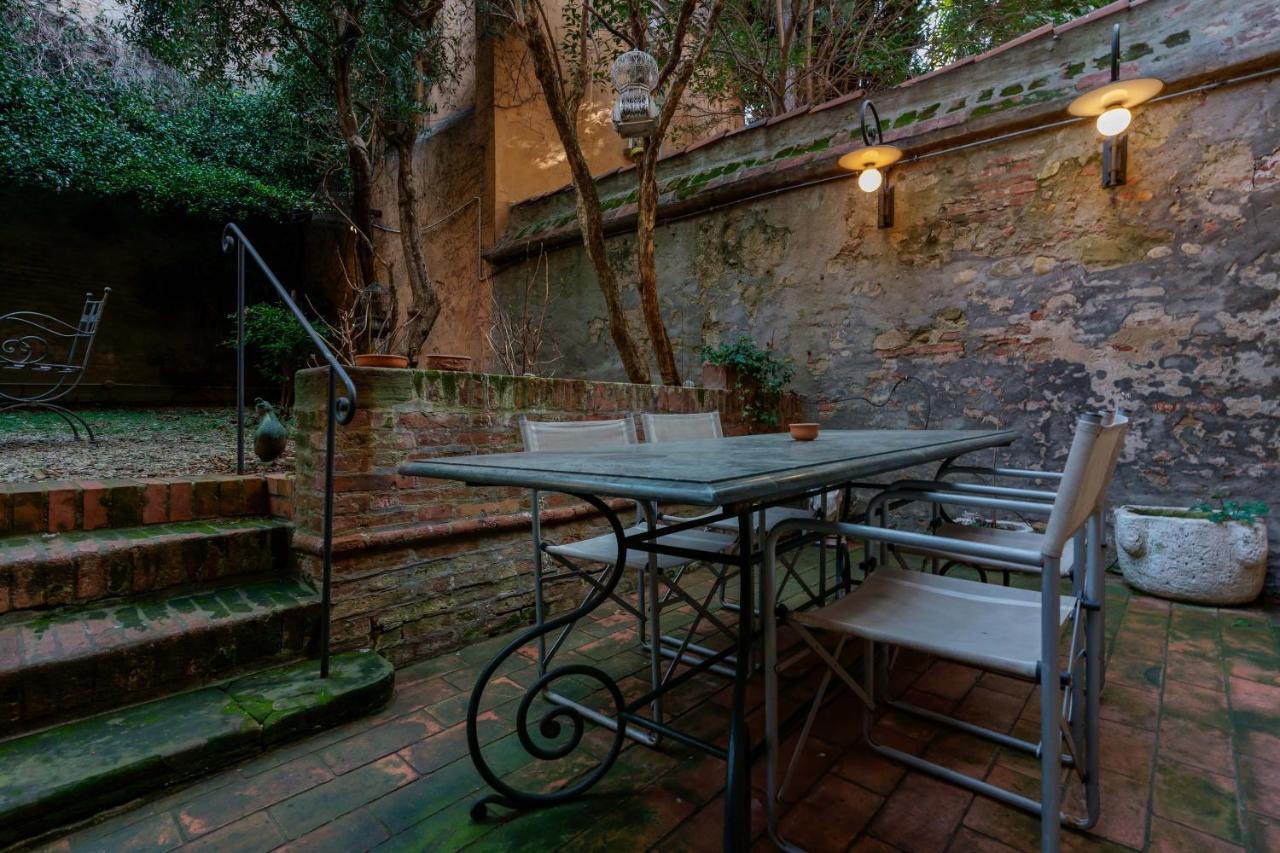 Suite Aldrovandi, With Private Garden ボローニャ エクステリア 写真
