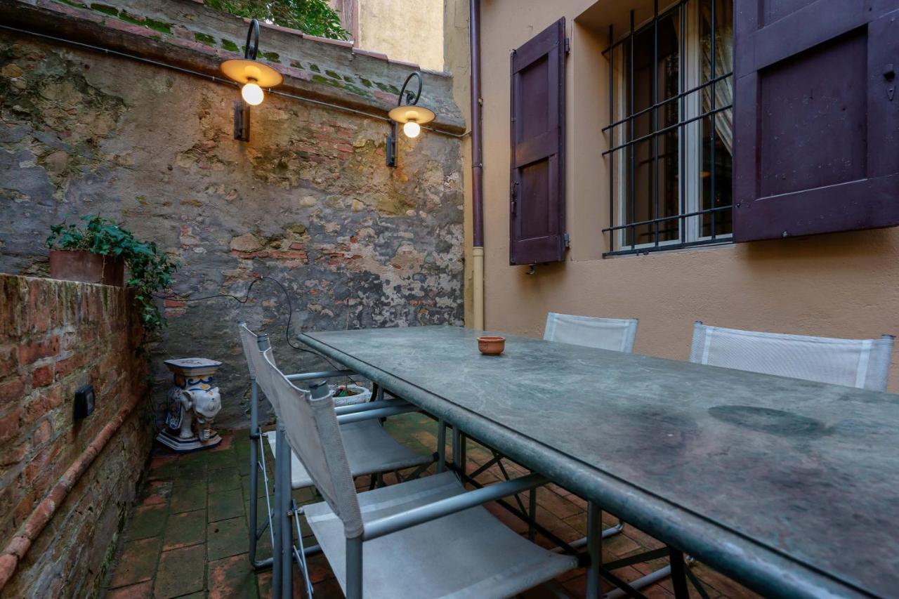 Suite Aldrovandi, With Private Garden ボローニャ エクステリア 写真